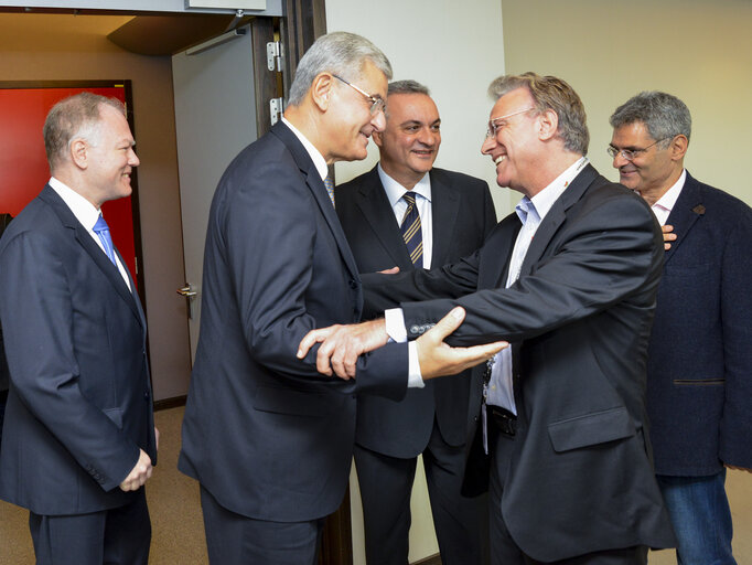 Foto 10: MEP Manolis KEFALOGIANNIS meets Volkan BOZKIR, minister for EU Affairs of Turkey