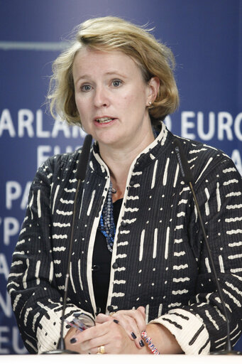 Foto 20: Press Point following the Hearing of Commissioner-designate for Digital Single Market - IMCO