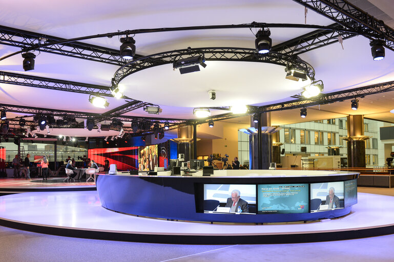 Voxbox set - lit screens - EBS