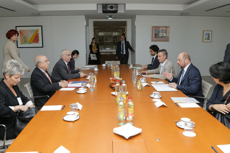 Φωτογραφία 2: Martin SCHULZ - EP President meets with the President of the House of Representatives of the Republic of Cyprus Mr. Yiannakis L. OMIROU