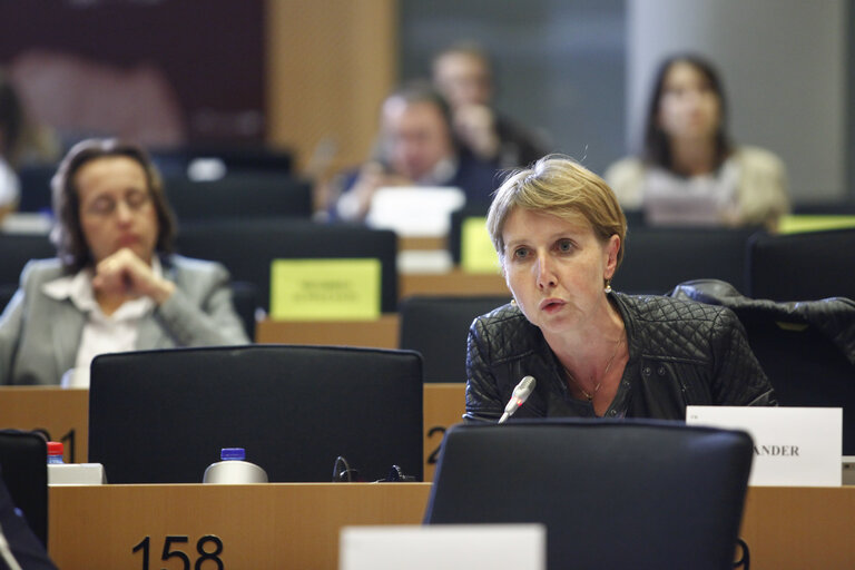 Valokuva 5: Hearing of Commissioner-designate for Digital Single Market - IMCO