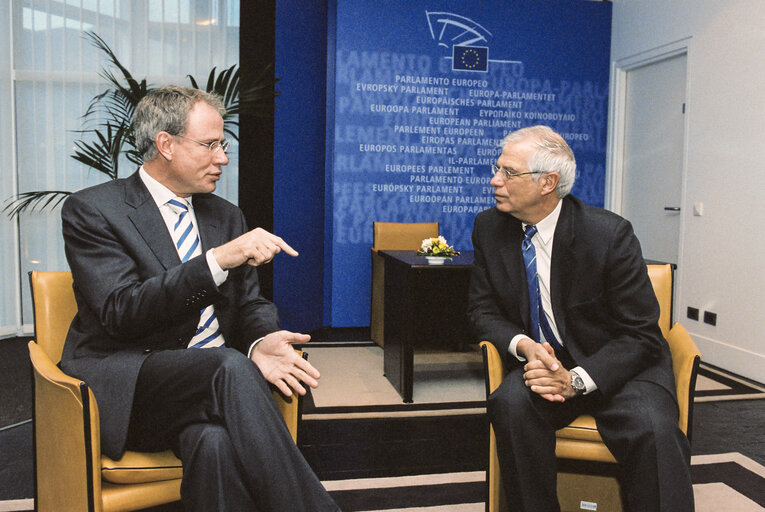 Φωτογραφία 3: Josep BORRELL FONTELLES - EP President meets with Atzo NICOLAI, Dutch Minister of European Affairs