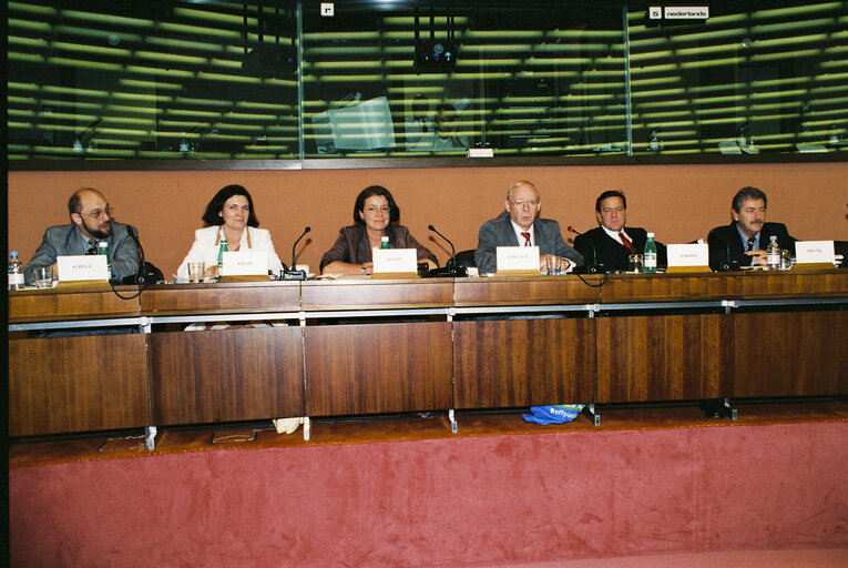 Снимка 5: The Speaker of the German Bundesrat meets with German MEPs at the EP in Strasbourg