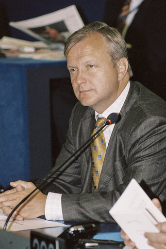 Fotogrāfija 4: Commissioner Oli REHN in Plenary Session at the European Parliament in Strasbourg