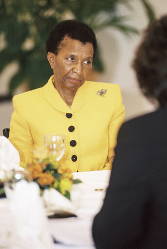 Fotografie 12: Reception with Mrs MBEKI, wife of South Africa's President