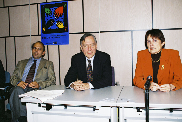 Photo 10: French MEPs receive French visitors in Strasbourg