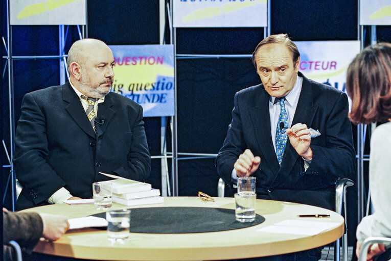 Fotogrāfija 7: French Commissioner Yves-Thibault de SILGUY takes part in the France 3 TV broadcast Europeos in Strasbourg