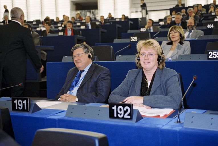 Fotogrāfija 22: MEPs Antoine DUQUESNE and Lena EK in Plenary Session at the European Parliament in Strasbourg