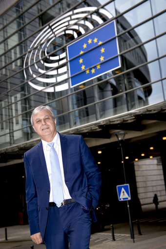 Lefteris CHRISTOFOROU in front of the European Parliament