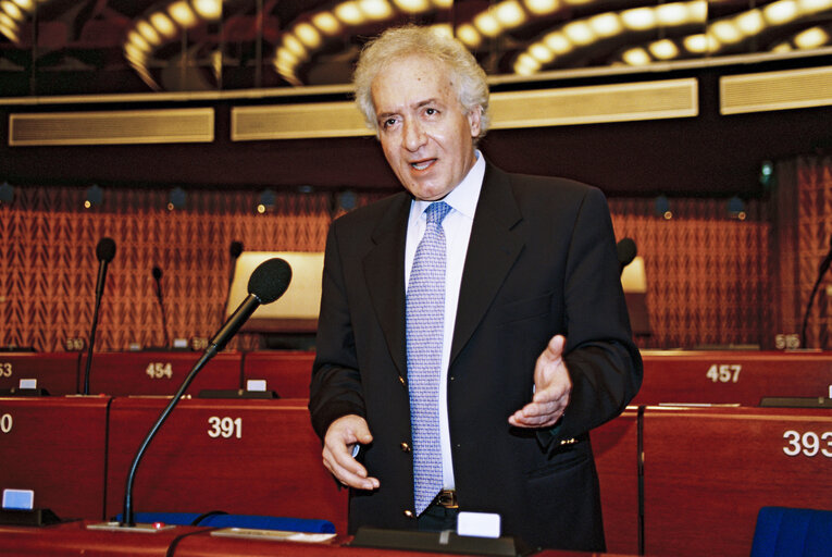 Portrait of MEP Nikolaos PAPAKYRIAZIS in Strasbourg