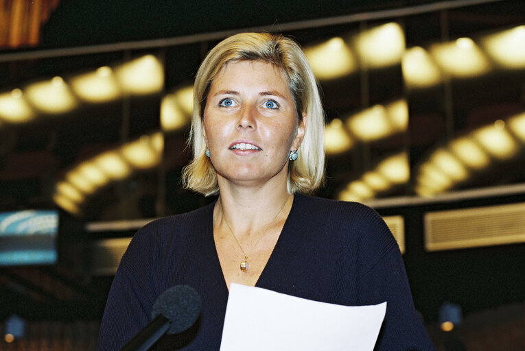 Foto 6: The Austrian Non-Attached MEPs in the hemicycle in Strasbourg