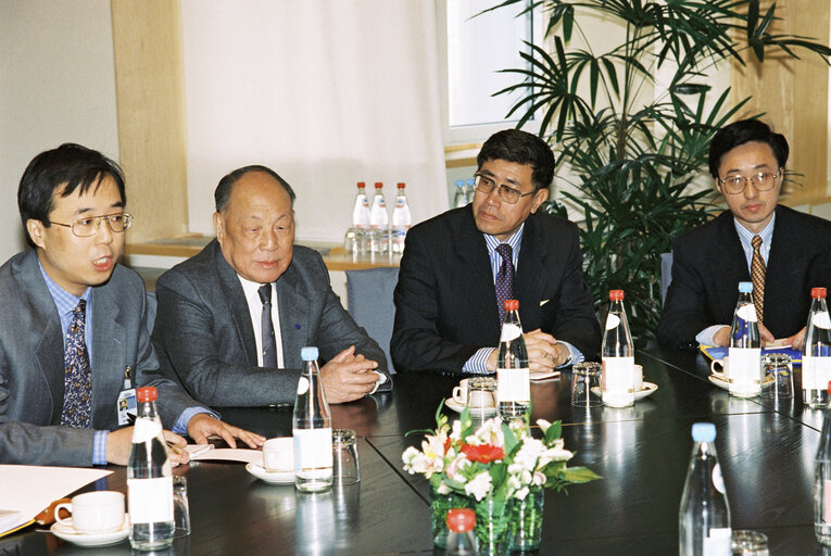 Foto 3: Chinese Delegation at the European Parliament in Brussels