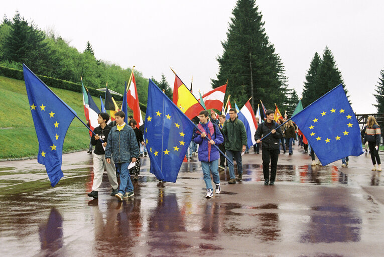 Foto 11: National ceremony of remembrance at the Deportation Memorial by the concentration camp, KL-Natzweiler in Struthof