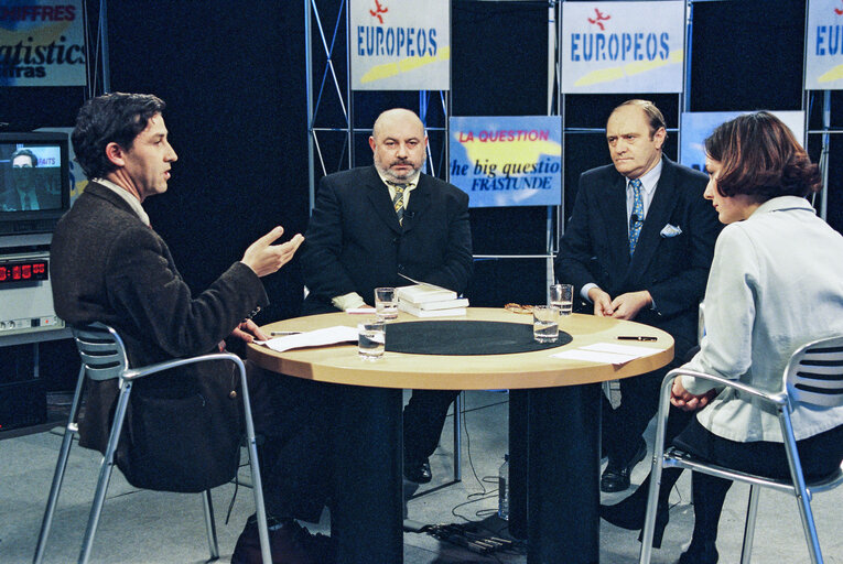 Fotogrāfija 9: French Commissioner Yves-Thibault de SILGUY takes part in the France 3 TV broadcast Europeos in Strasbourg