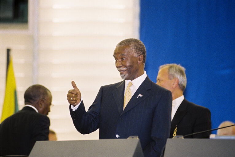 Fotografie 17: Visit of Thabo MBEKI, President of South Africa at the European Parliament in Strasbourg. Plenary Session