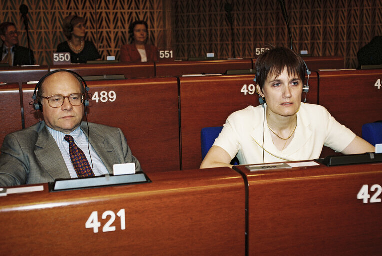 Zdjęcie 2: Mr Alain POMPIDOU and Mrs Anne Christine POISSON during a plenary session in Strasbourg