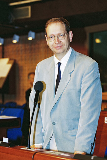 Foto 9: MEP Eric PINEL in Strasbourg