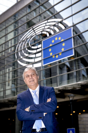 Lefteris CHRISTOFOROU in front of the European Parliament