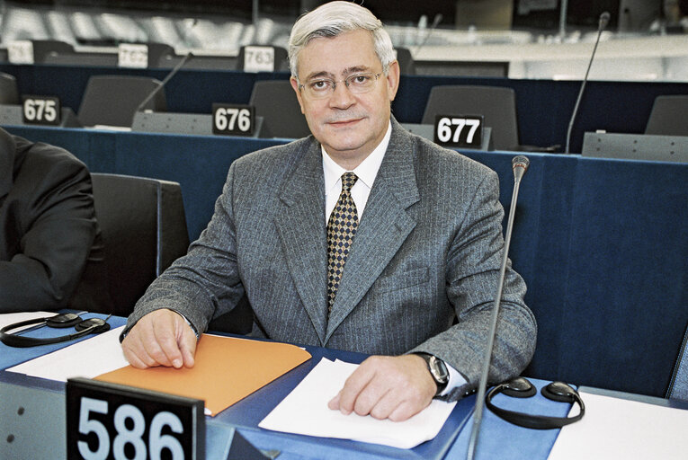 Foto 3: MEP Bruno GOLLNISCH   at the European Parliament in Strasbourg