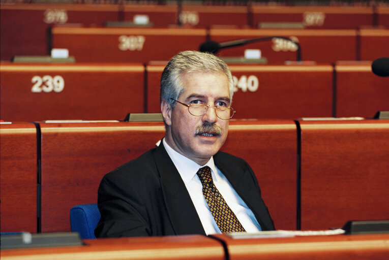 Photo 5: MEP Honorio NOVO takes part in a plenary session in Strasbourg