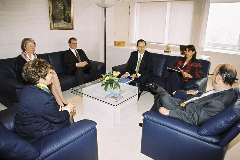 Fotografija 8: Meeting with Jose Maria GIL-ROBLES GIL-DELGADO at the European Parliament in Brussels