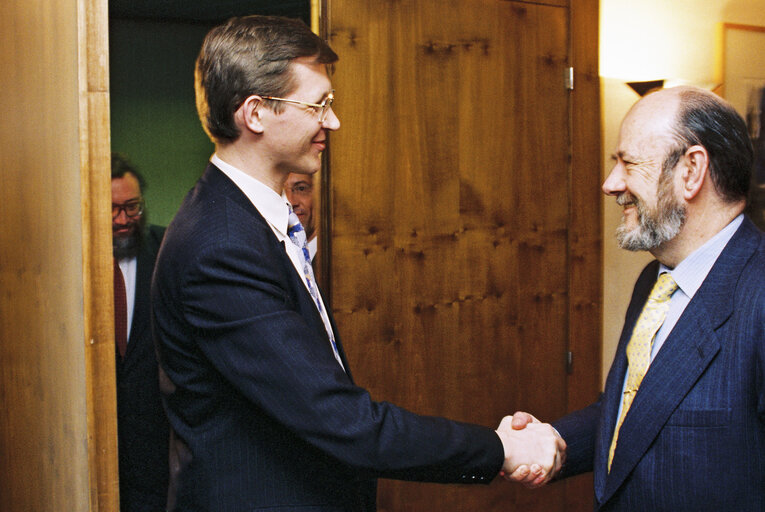 Photo 4: EP President meets with the First Deputy Chairman of the State Duma