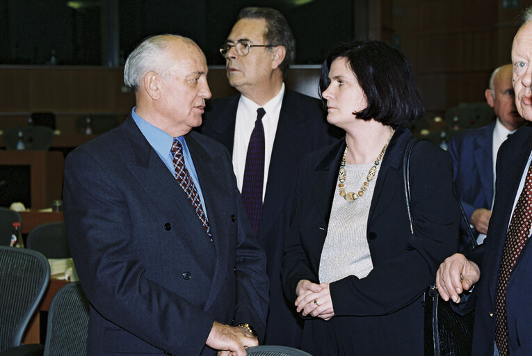 Fotó 7: Mikhael GORBATCHEV, the President of the Supreme Soviet visit to the EP in Brussels on December 3, 1998.