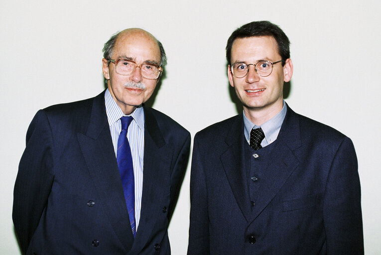 Снимка 2: MEP Otto von HABSBURG with guests in Brussels