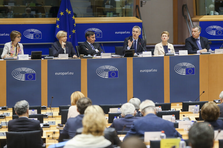 Fotografija 3: Joint AFET-SEDE meeting - EU-NATO cooperation - Exchange of views with NATO Secretary General