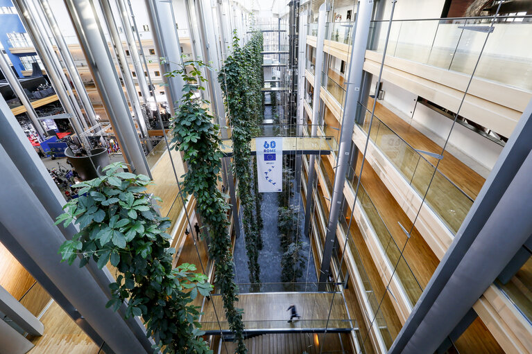 Photo 6: Banner for the 60th anniversary of the European Parliament in Strasbourg