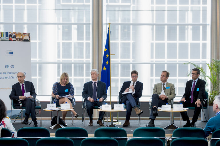 Photo 19 : EPRS roundtable discussion - ' The political impact of the European Parliament in the 1980s: Writing EU history '