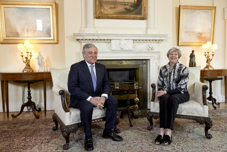 Valokuva 8: Visit of the President of the European Parliament to London - Antonio TAJANI - EP President meets with Teresa MAY - Prime Minister of the United Kingdom at 10 Downing street