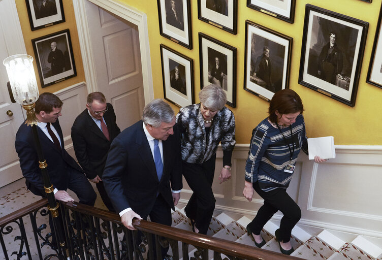 Valokuva 15: Visit of the President of the European Parliament to London - Antonio TAJANI - EP President meets with Teresa MAY - Prime Minister of the United Kingdom at 10 Downing street