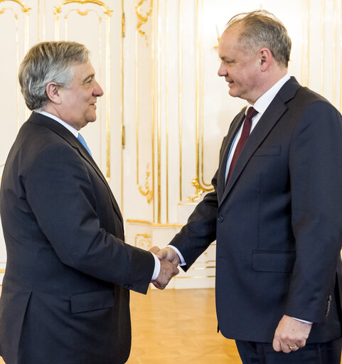 Foto 4: SLOVAKIA, Bratislava:  President of the European Parliament Antonio Tajani (L) and President of Slovak Republic Andrej Kiska (R) pose for a photo during their  bilateral meeting in Bratislava on April, 24.