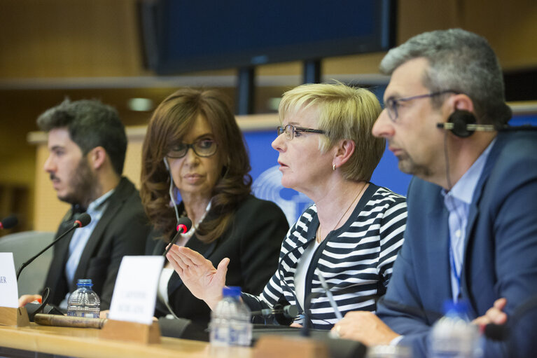 Foto 4: GUE/NGL group meets with Former President of Argentina