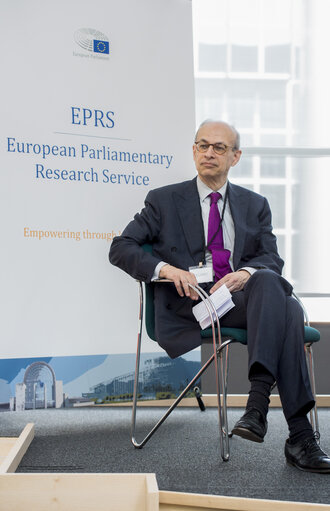 Photo 12 : EPRS roundtable discussion - ' The political impact of the European Parliament in the 1980s: Writing EU history '