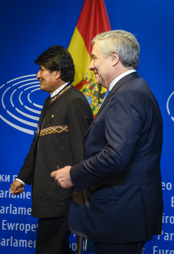 Foto 5: Official visit of the President of Bolivia. - Welcome.