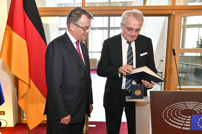 Fotó 33: Bundesverdienstkreuz (German Federal Cross of Merit) ceremony at the EP in presence of EP President