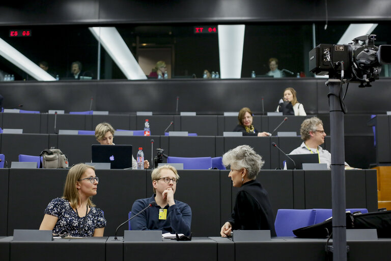 Photo 23 : Press conference: ' Revision of the EU gun law - outcome of the vote in plenary '