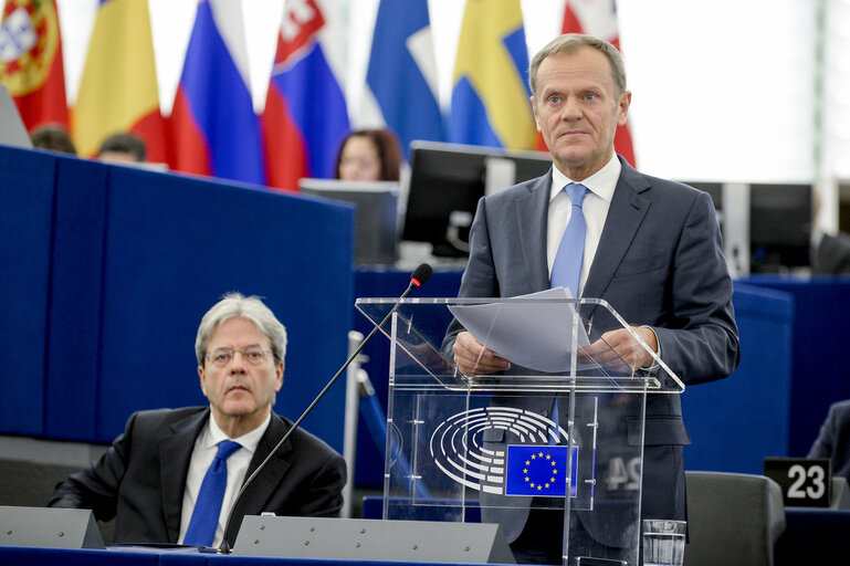 Снимка 19: Antonio TAJANI - EP President and Paolo GENTILONI, President of the Council of Ministers of the Italian Republic in plenary session Week 11 2017 in Strasbourg