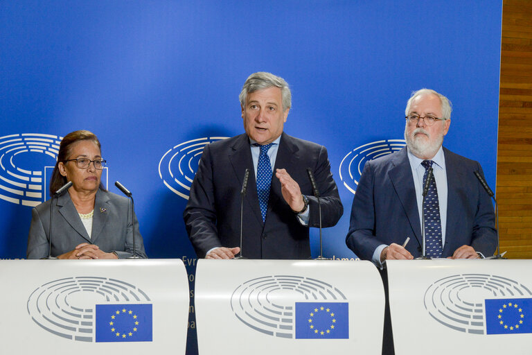 Φωτογραφία 6: Official visit of President of the Republic of the Marshall Islands to the European Parliament in Strasbourg - Press point