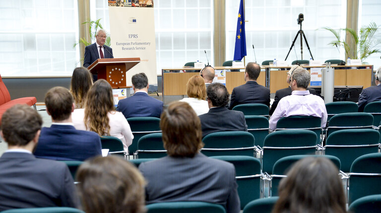 Fotó 13: EPRS EP - EUI History Roundtable : 25th anniversary of the Maastricht Treaty
