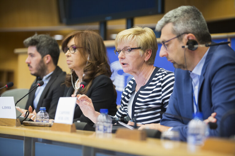 Foto 3: GUE/NGL group meets with Former President of Argentina