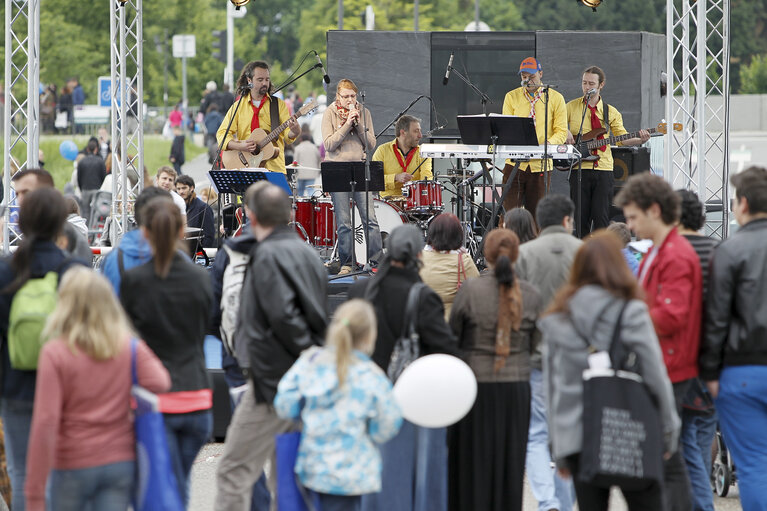 Foto 1: Festival of Europe Open day 2013 in Strasbourg