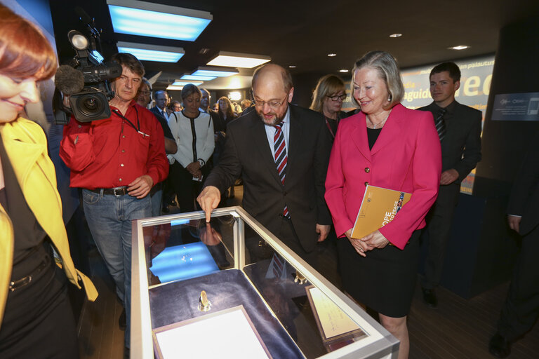 Valokuva 8: Nobel Exhibition in the Parlamentarium. Inauguration of the Nobel Peace Center exhibition