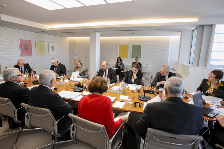 Foto 2: Martin SCHULZ EP President meets with the jury of the Charlemagne Youth Prize