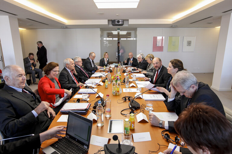 Foto 6: Martin SCHULZ EP President meets with the jury of the Charlemagne Youth Prize