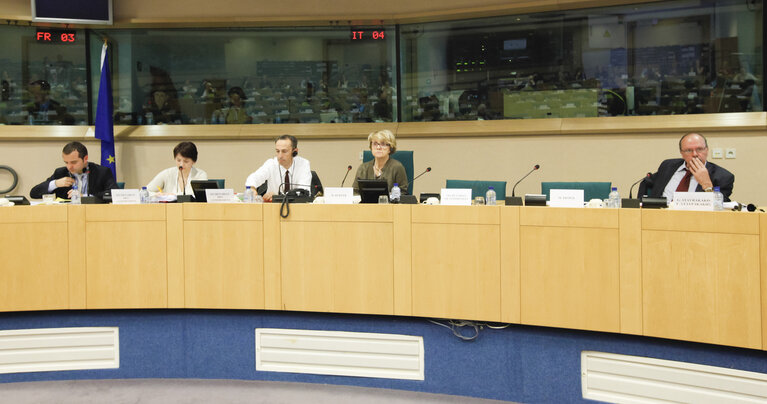 REGI - Hearing on Smart Specialisation; Committee debate on cohesion legislation