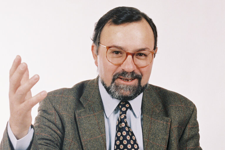 Portrait of MEP Arlindo CUNHA