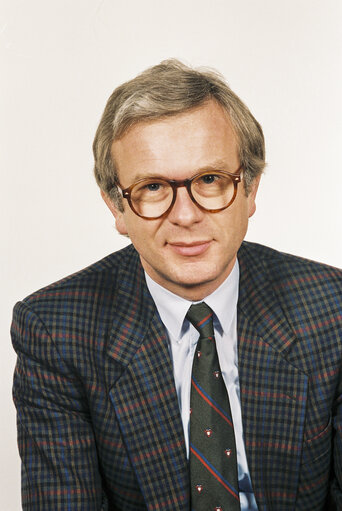 Fotografia 11: Portrait of MEP Hans-Gert POETTERING